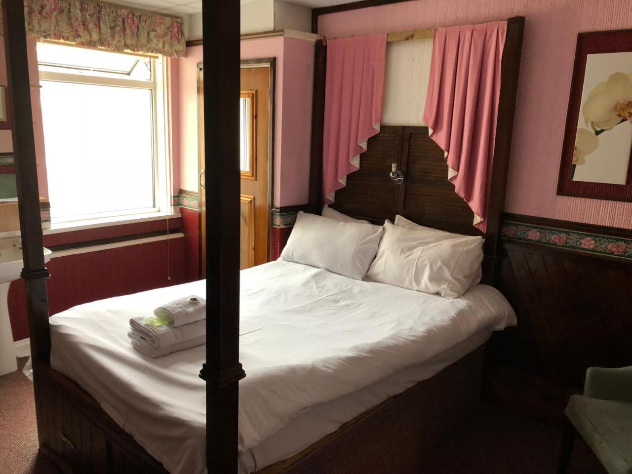 Hotel 144 Cathedral Road à Cardiff Extérieur photo